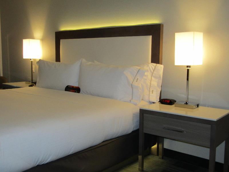 Holiday Inn Express & Suites San Diego - Mission Valley By Ihg Экстерьер фото