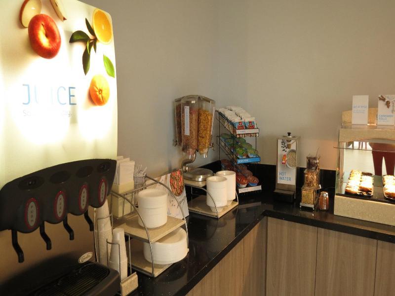 Holiday Inn Express & Suites San Diego - Mission Valley By Ihg Экстерьер фото